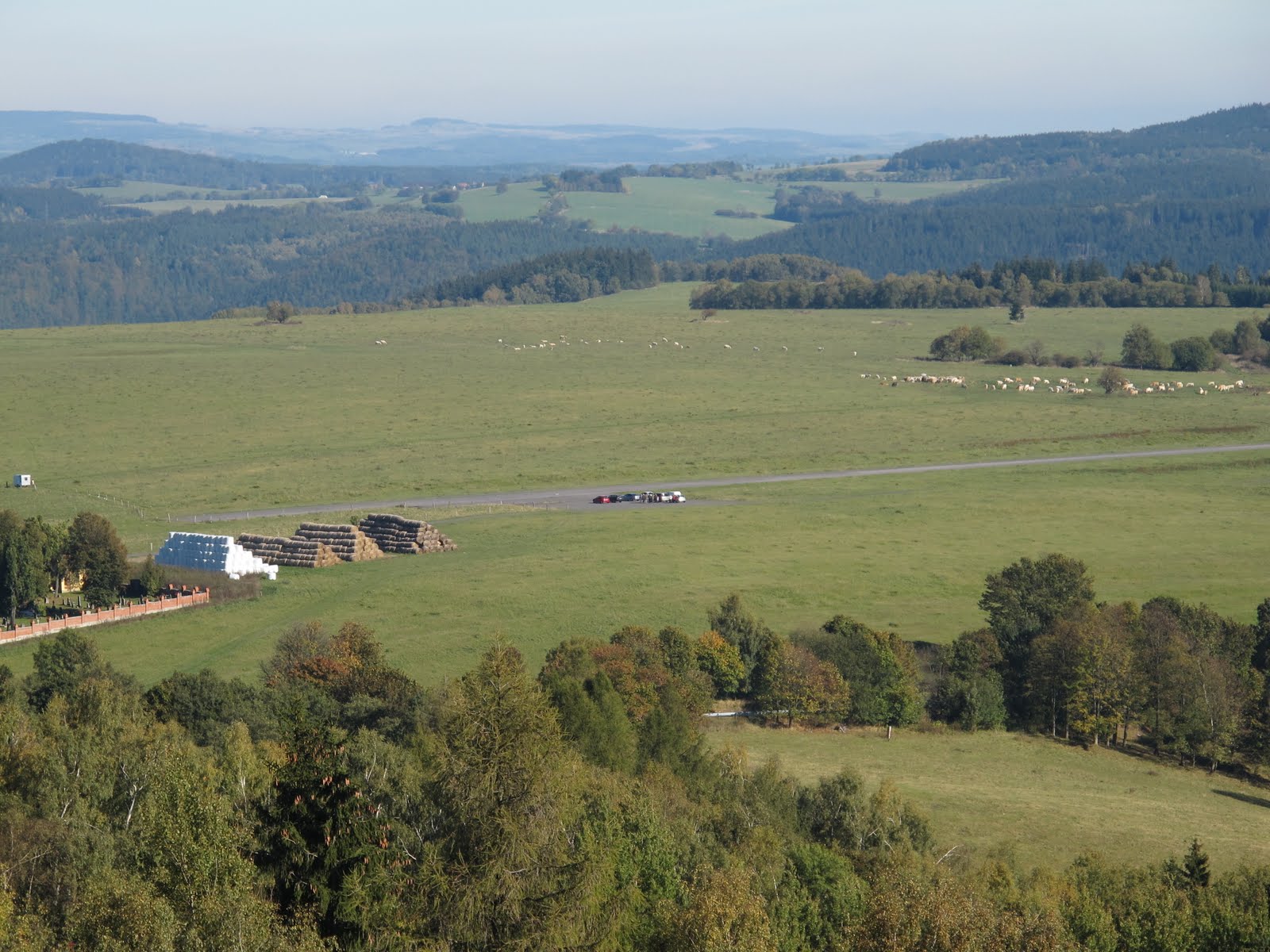 Album image copied from https://lh3.googleusercontent.com/-lqKR4u3jVJY/TqRbdjclwmI/AAAAAAAC3NQ/I50Z9H0SlXMNzG-pPZ0FxxyL55U7N6HdQCLABGAYYCw/s0-U-I/IMG_0232.JPG