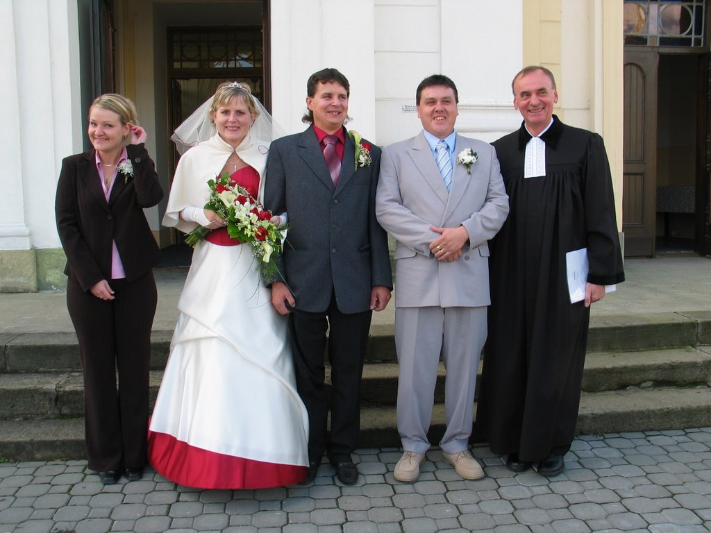 Album image copied from https://lh3.googleusercontent.com/-GfJasj6dArI/SjFZZiT59YI/AAAAAAAACSc/v-I9YuGqsFE1UxicAqvTiuhN4E6OScGSQCLABGAYYCw/s0-U-I/IMG_5871.JPG